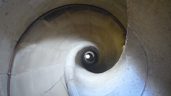 Escalera de caracol de la iglesia de Sta María (Cazorla)