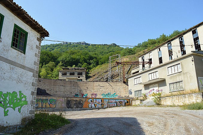 Fábrica de asfalto abandonada (1)