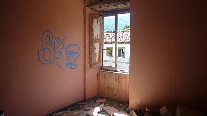 Fábrica de asfalto abandonada (11)