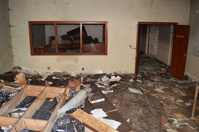 Fábrica de asfalto abandonada (6)