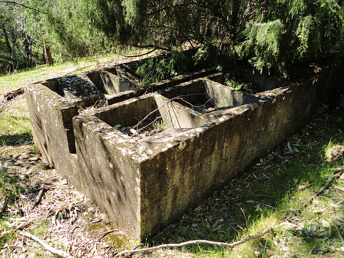 Antiguo lavadero de poblado abandonado