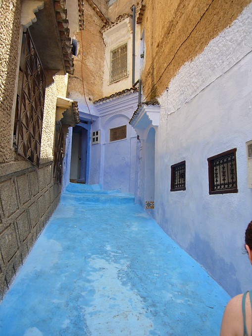 Callejón pintado de azul (Chaouen)
