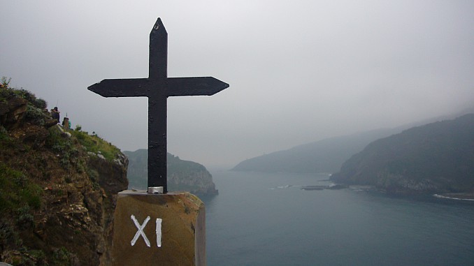 cruz-en-san-juan-de-gazteluatxe