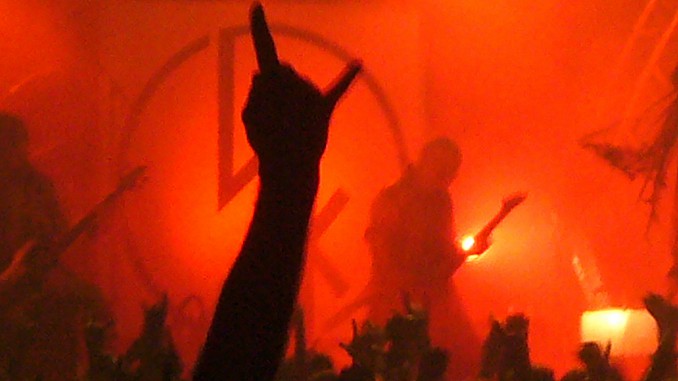 Cuernos metal - metal horns