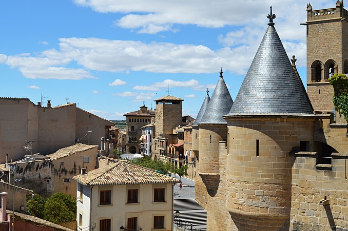 Plaza de Carlos III desde castillo de Olite