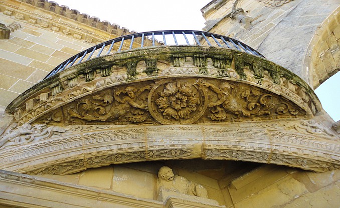 Detalle del edificio de Plateresco en Baeza (Jaén)