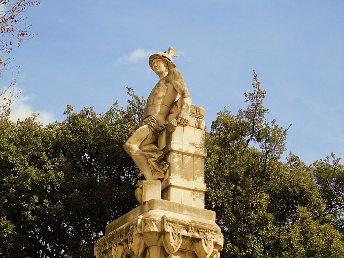 Estatua de Hermes en Barcelona