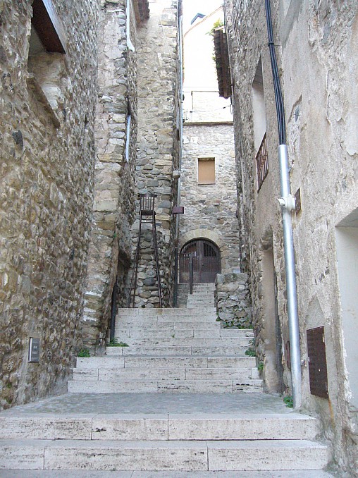 Silla alta en Besalú (Girona)