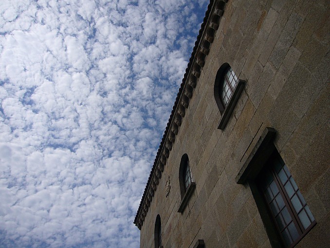 Nubes de borreguitos en Betanzos