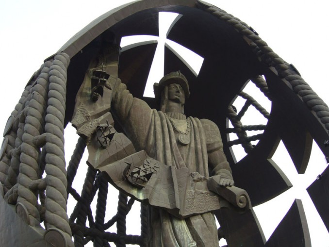 Huevo de Colón (Sevilla)