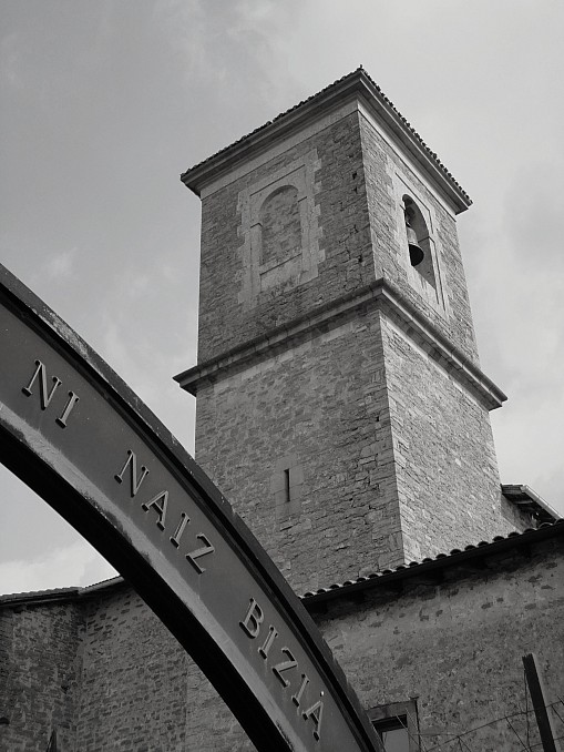 Detalle de la Iglesia de la Asunción, en Mendiola (Álava)