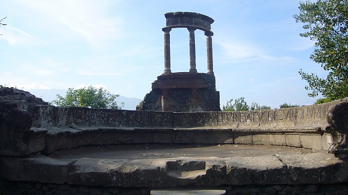 Tumba de la vía de los sepulcros en Pompeya