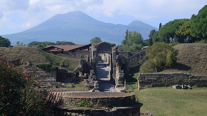 Vistas del Vesubio desde Porta Nocera en Pompeya