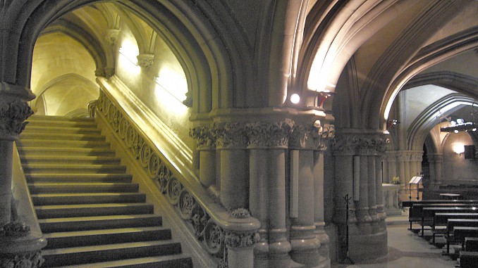 Cripta de la catedral nueva de Vitoria