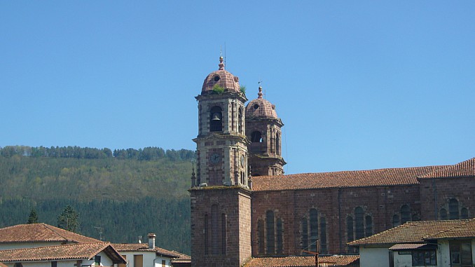 Iglesia de Santiago en Elizondo (Navarra)