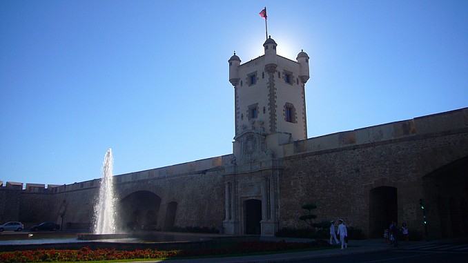 Puerta de tierra (Cádiz)