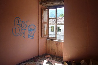 Fábrica de asfalto abandonada (11)