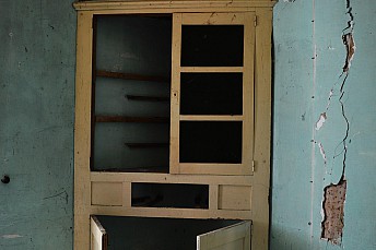 Fábrica de asfalto abandonada (9)