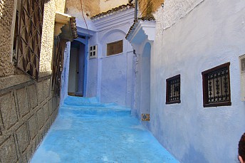 Callejón pintado de azul (Chaouen)