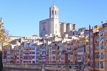 Río Onar y Catedral de Girona