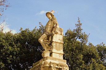 Estatua de Hermes en Barcelona