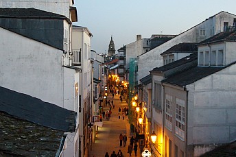 Rua Nova desde la muralla de Lugo