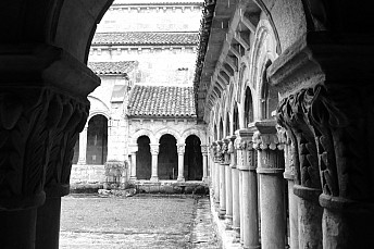 Claustro de la Colegiata de Santa Juliana (Santillana del Mar)
